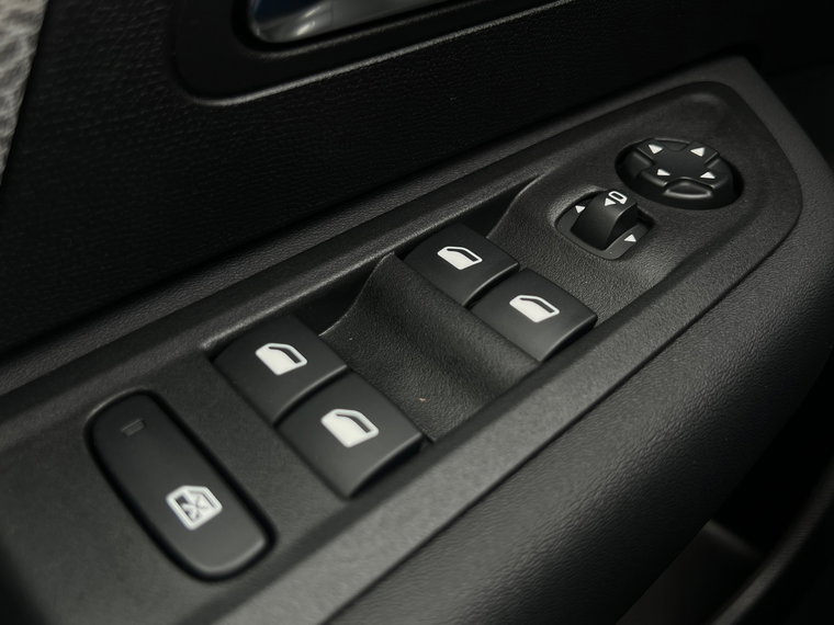 Vehicle Image 26