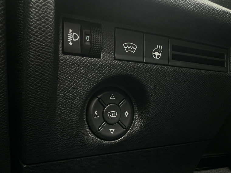 Vehicle Image 27