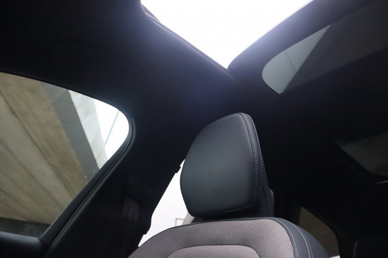 Vehicle Image 28