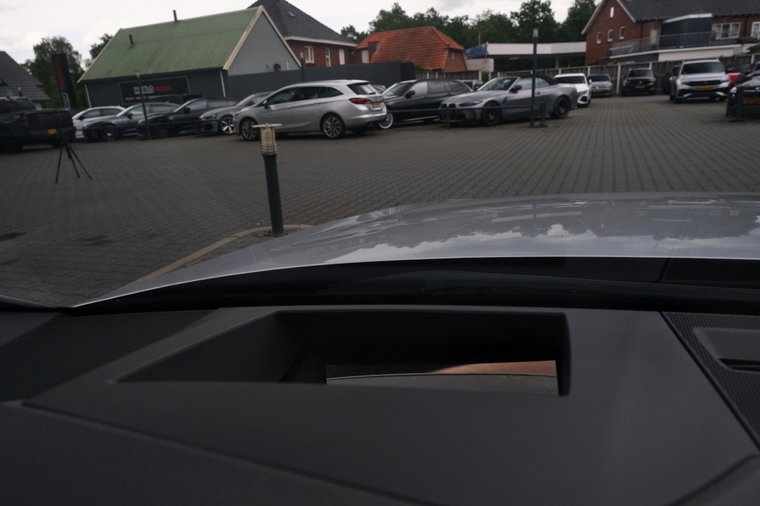 Vehicle Image 28
