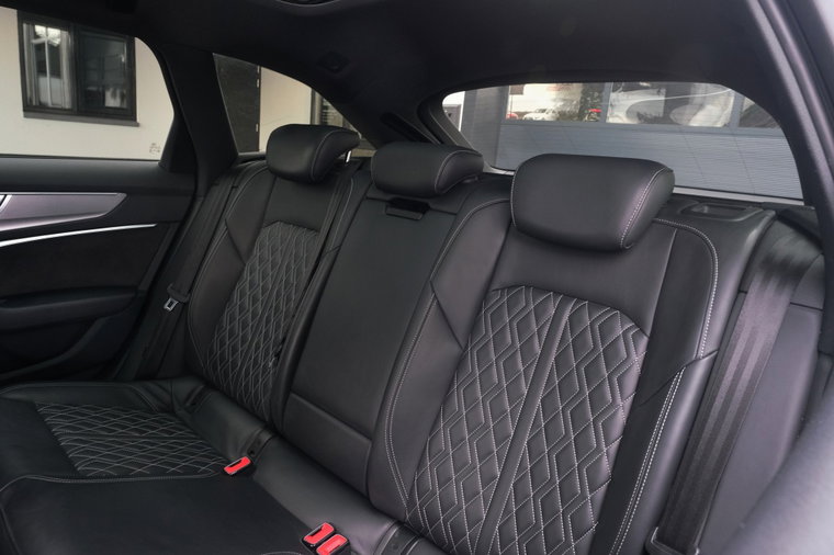 Vehicle Image 35