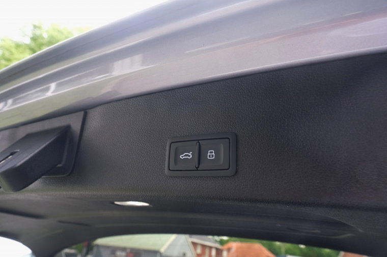 Vehicle Image 38