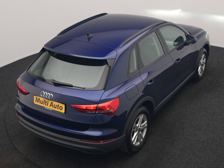 Vehicle Image 30