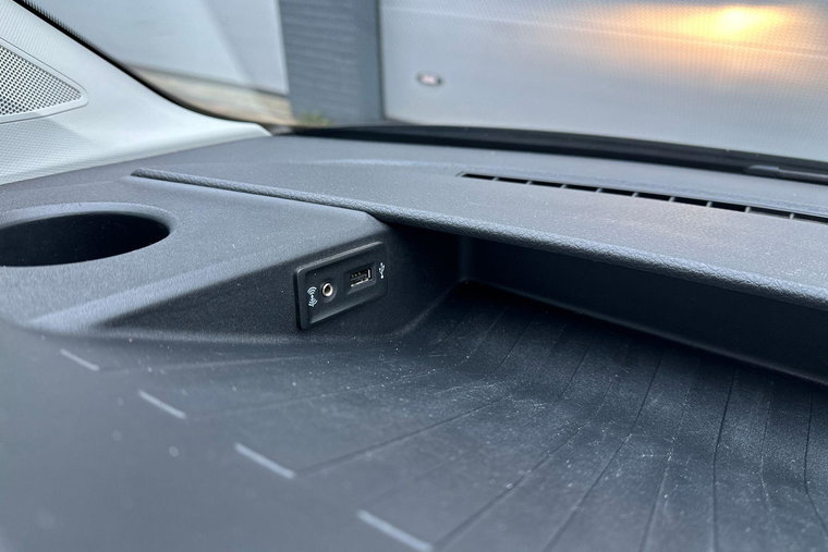 Vehicle Image 21