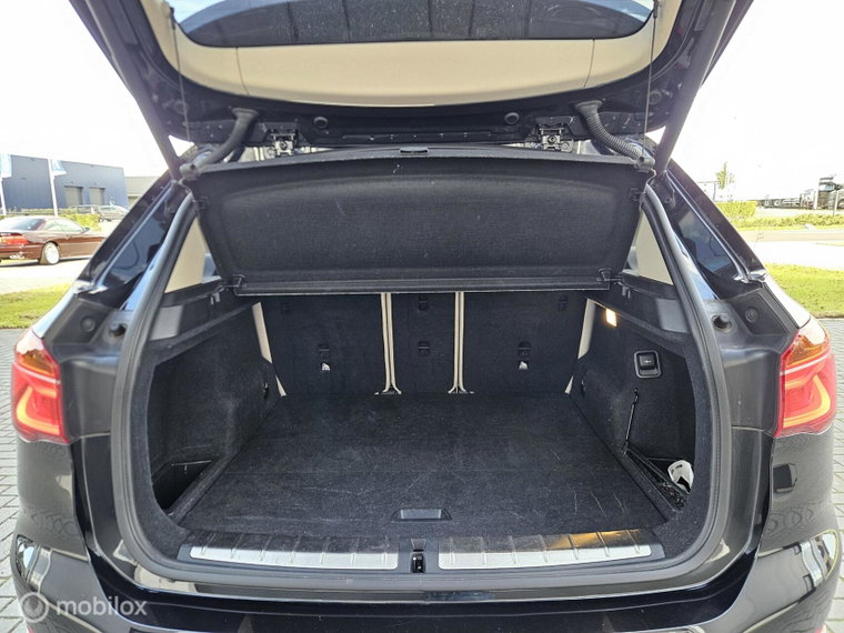 Vehicle Image 48
