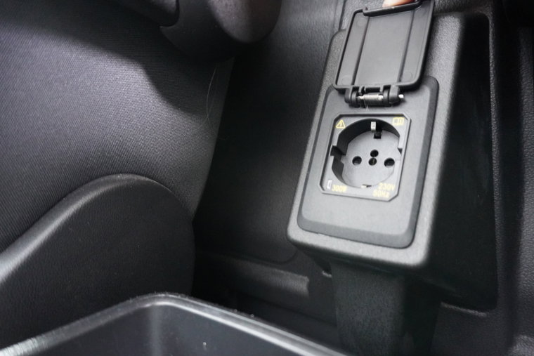 Vehicle Image 42