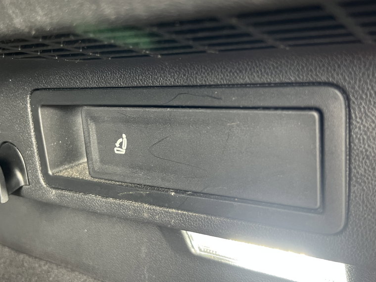 Vehicle Image 38