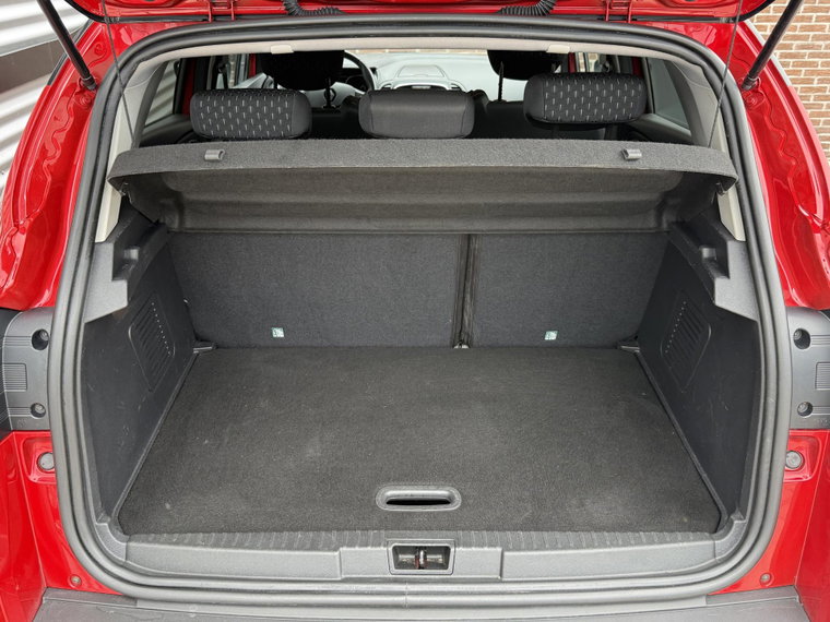Vehicle Image 32