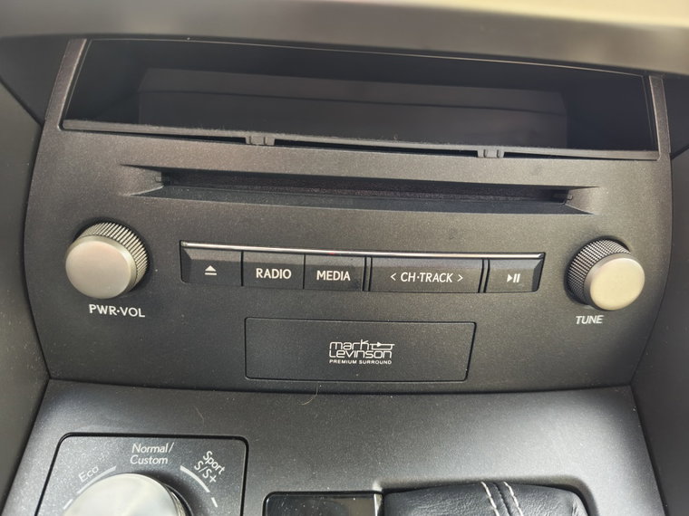 Vehicle Image 25