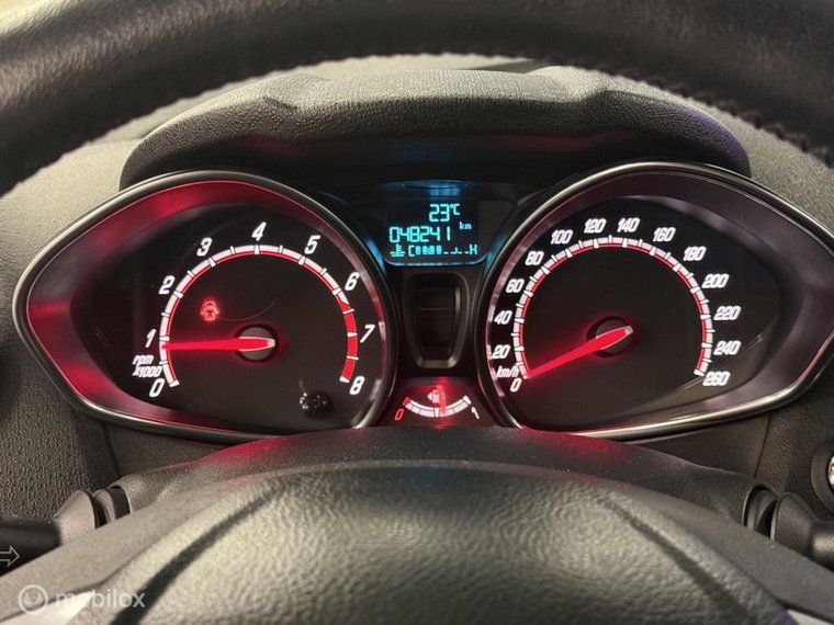 Vehicle Image 13