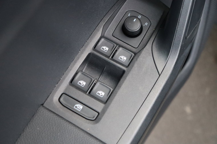 Vehicle Image 24
