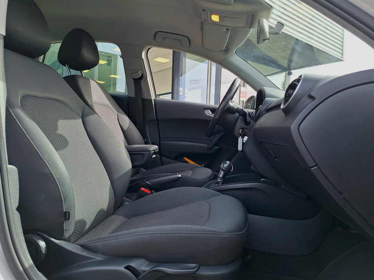 Vehicle Image 17