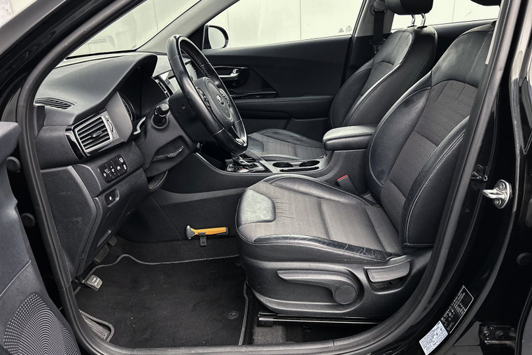 Vehicle Image 28