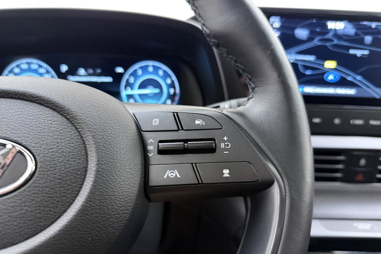 Vehicle Image 22