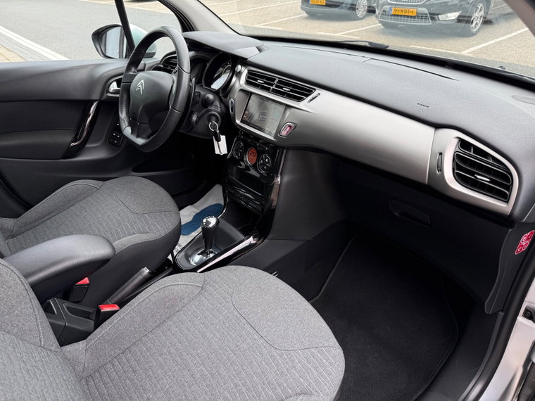 Vehicle Image 33