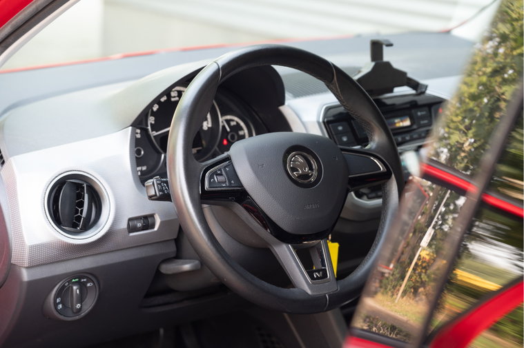 Vehicle Image 12