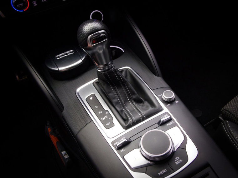 Vehicle Image 38