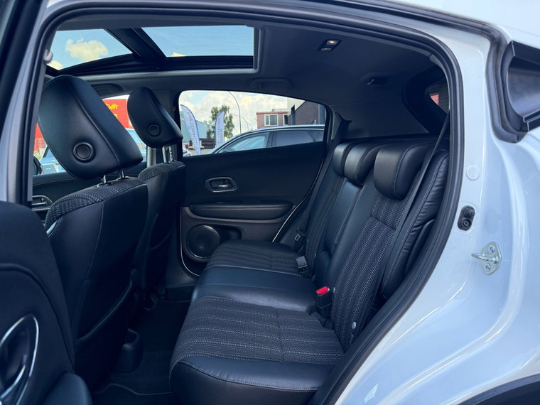 Vehicle Image 31