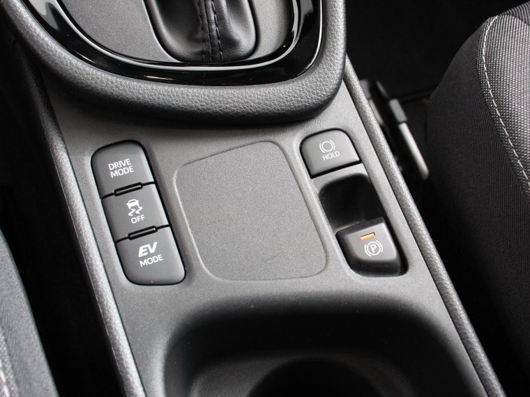 Vehicle Image 25