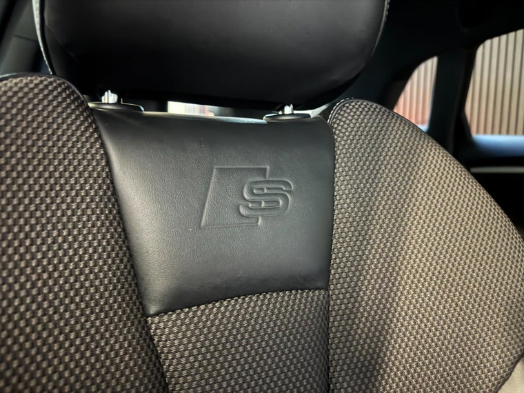 Vehicle Image 33