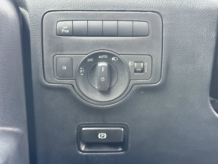 Vehicle Image 27