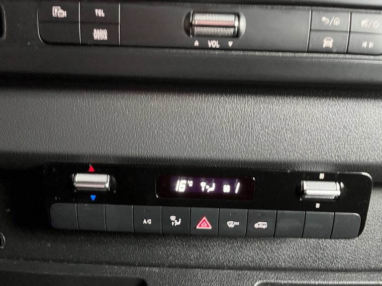Vehicle Image 28