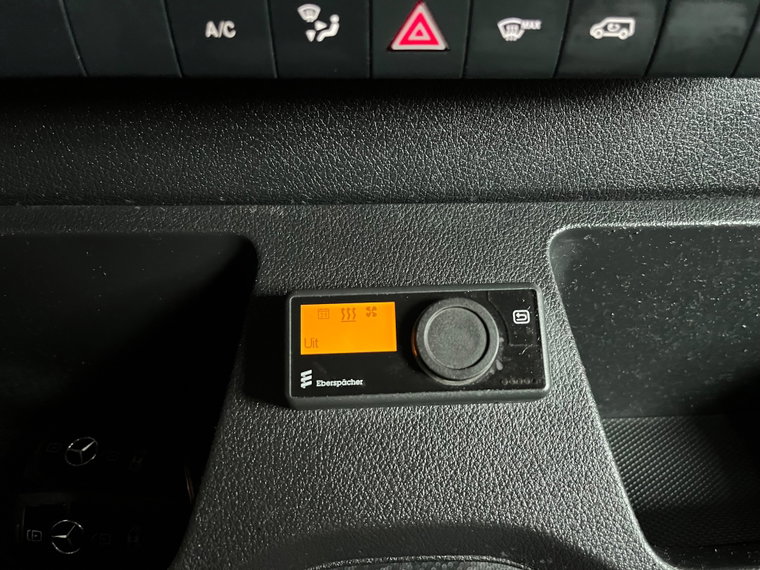 Vehicle Image 29