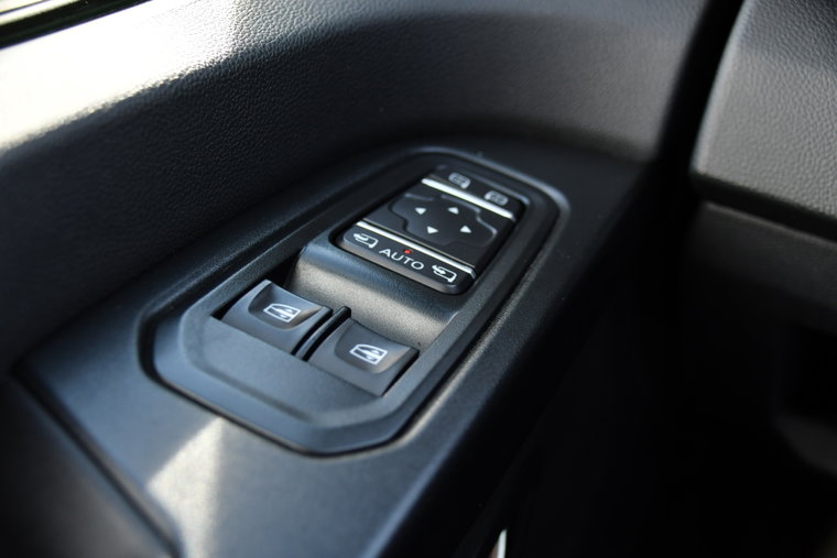 Vehicle Image 26