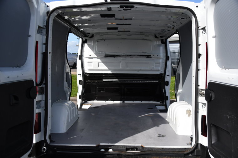 Vehicle Image 32