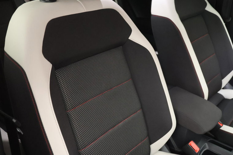 Vehicle Image 38