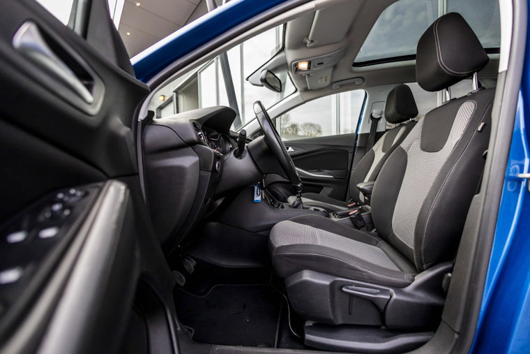 Vehicle Image 9