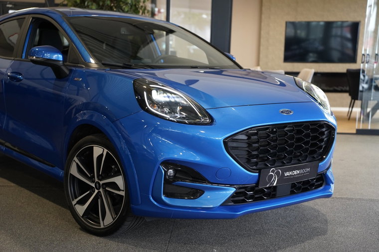 Vehicle Image 21