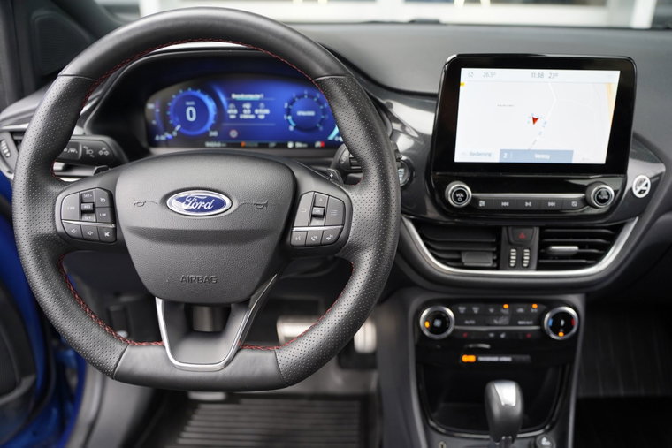 Vehicle Image 11