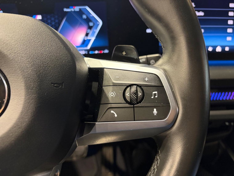 Vehicle Image 38