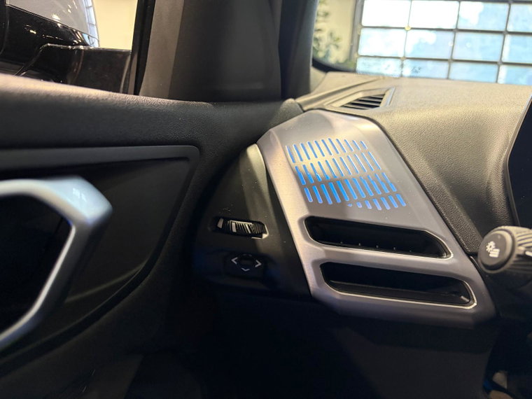 Vehicle Image 40