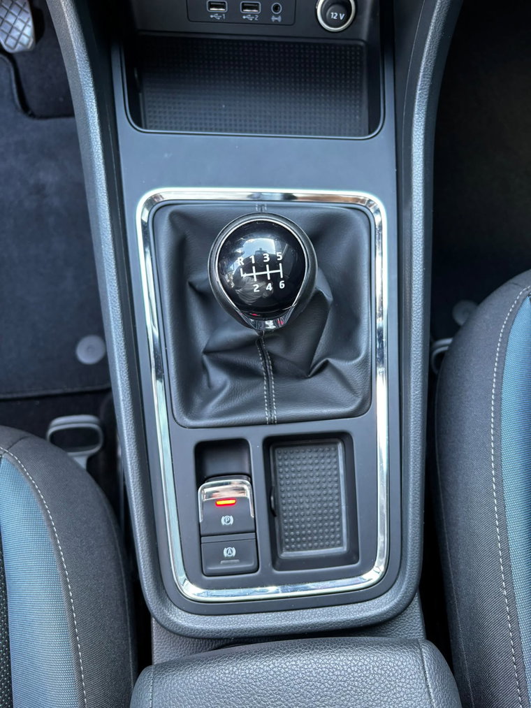 Vehicle Image 22