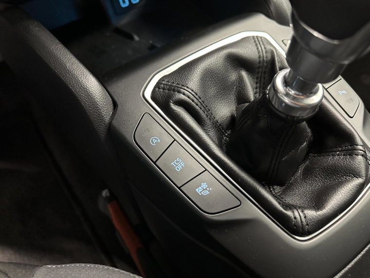 Vehicle Image 40