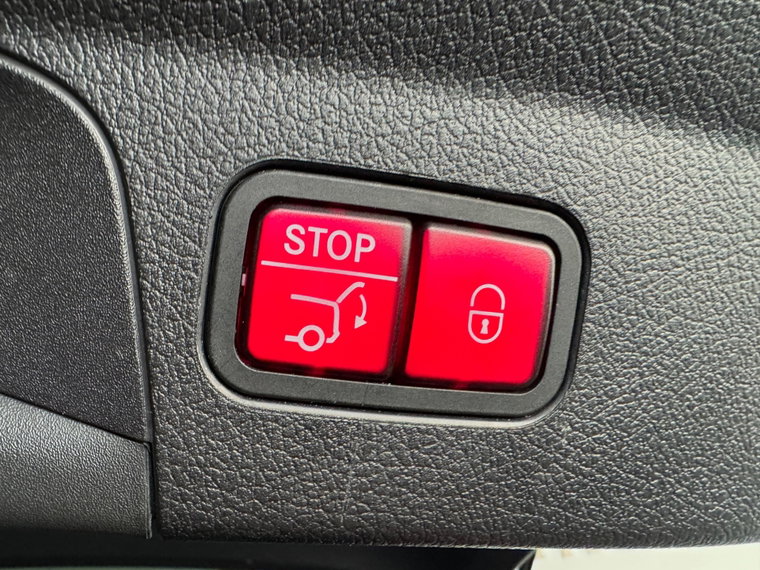 Vehicle Image 38