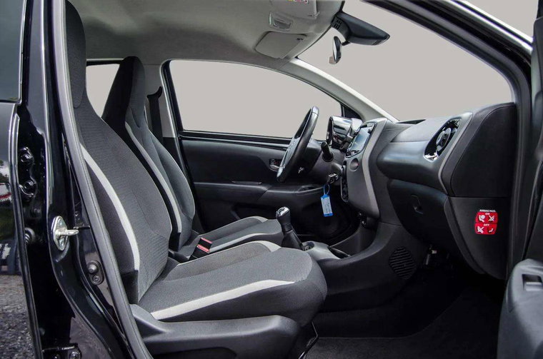 Vehicle Image 13