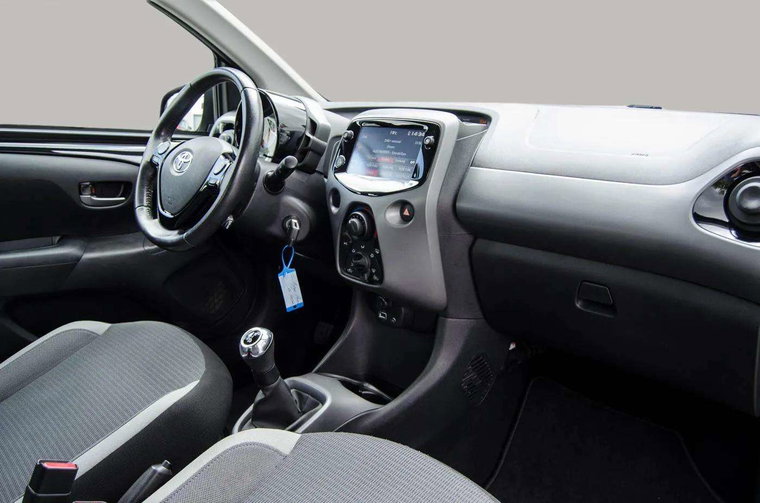 Vehicle Image 11