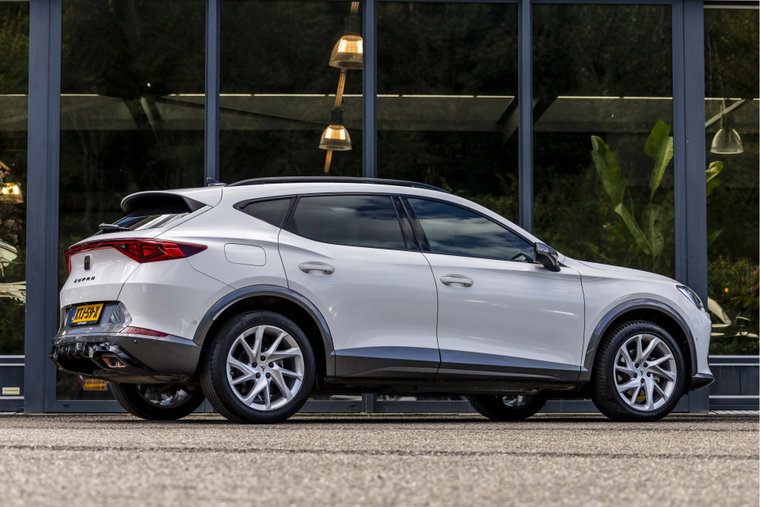Vehicle Image 9