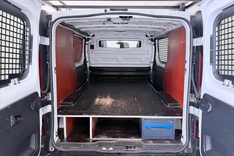 Vehicle Image 12
