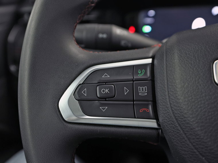 Vehicle Image 24