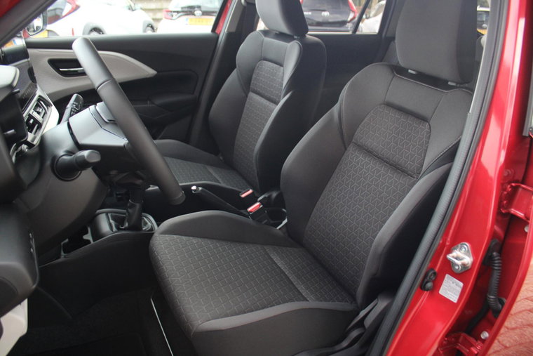 Vehicle Image 12