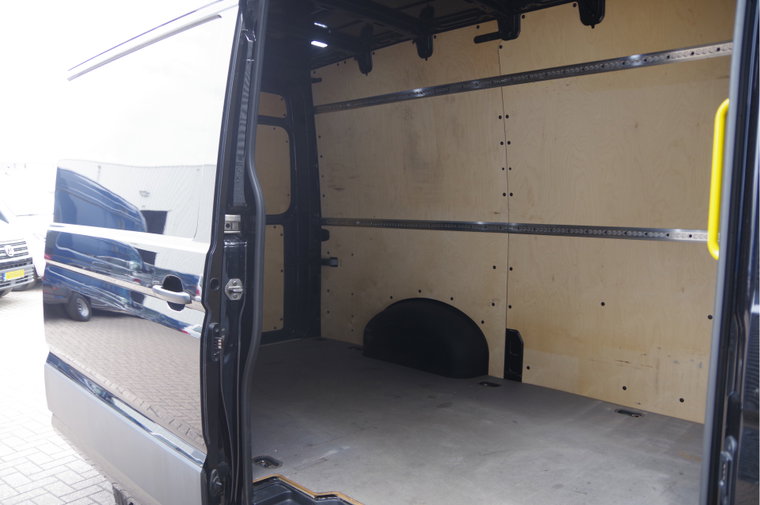 Vehicle Image 39