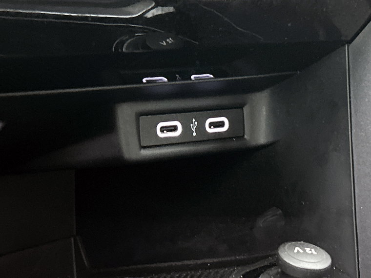 Vehicle Image 28