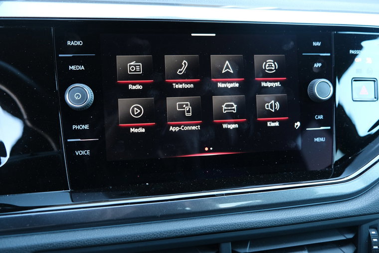 Vehicle Image 25