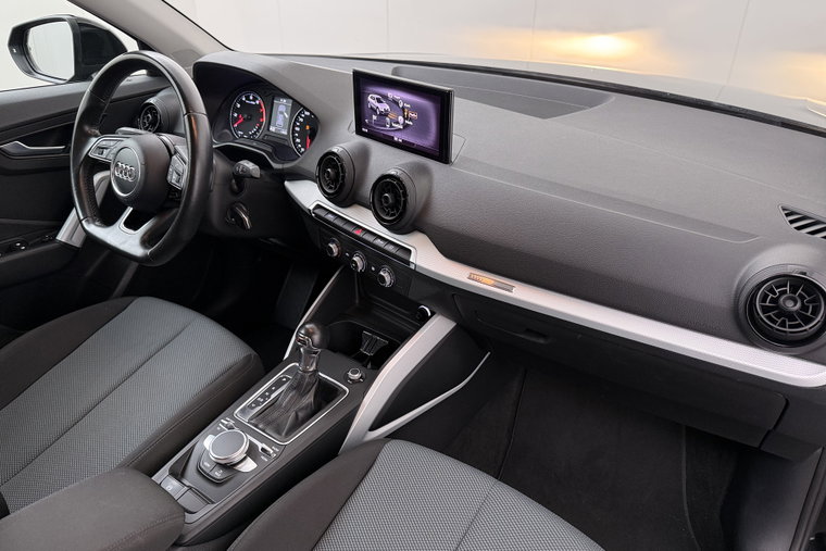 Vehicle Image 15