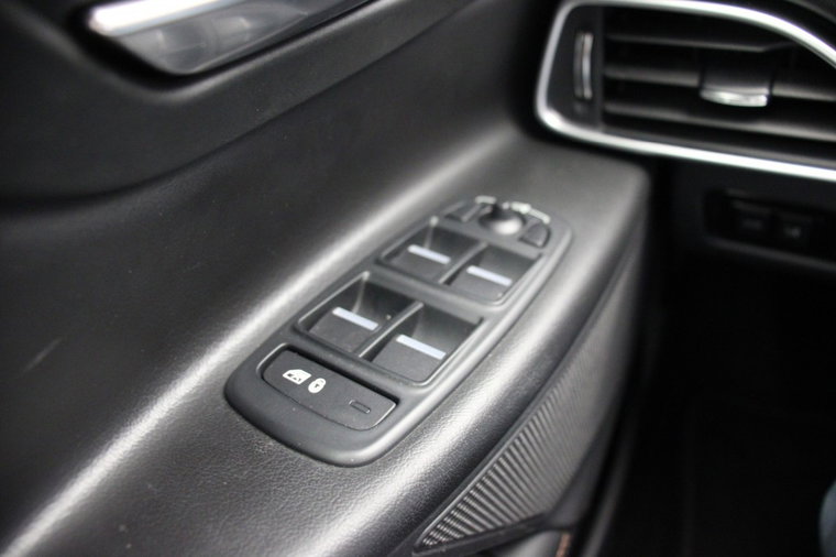 Vehicle Image 29