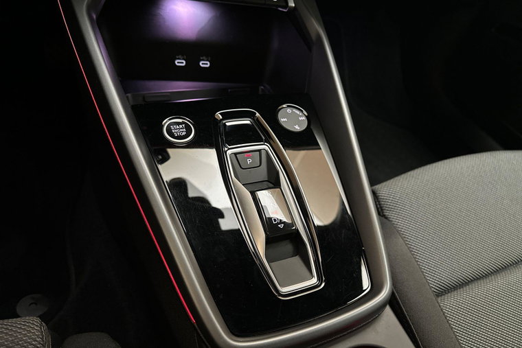 Vehicle Image 35